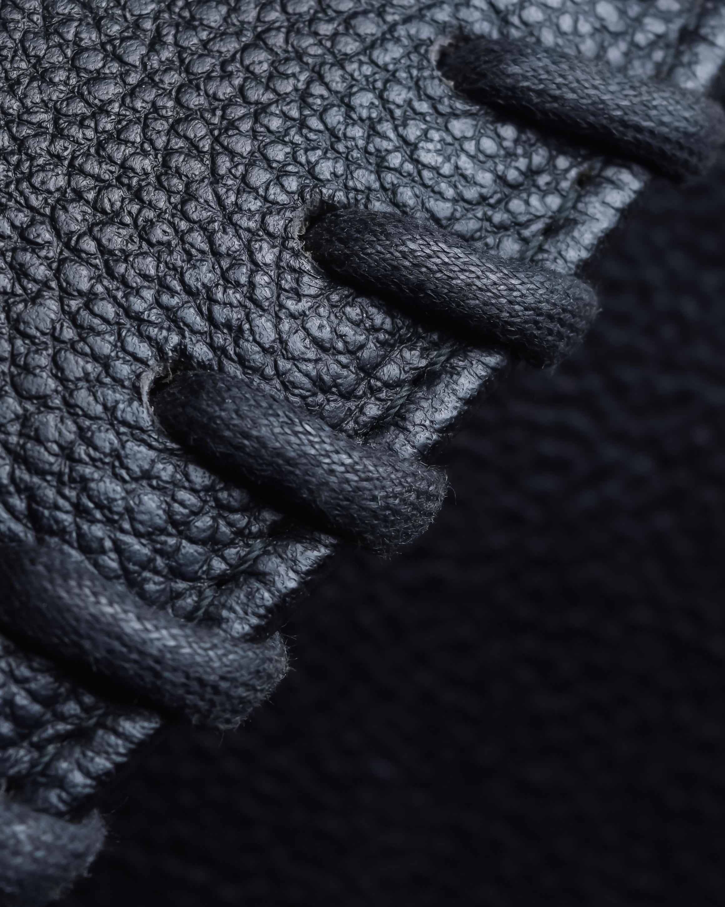 "YVES SAINT LAURENT" Hand stitched design trapezoid leather bag