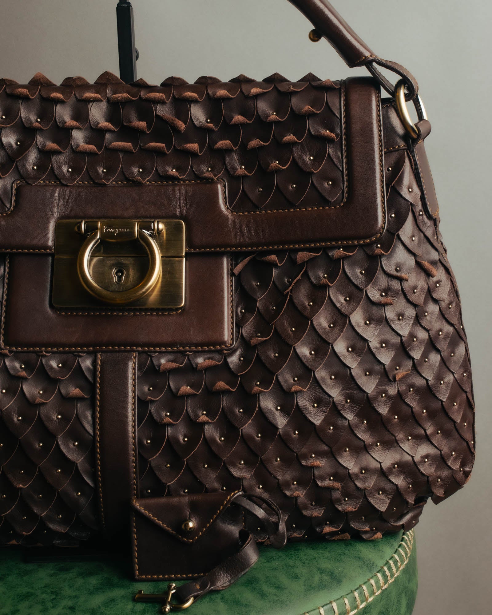 -SPECIAL- “Salvatore Ferragamo” 00’s-10’s Leather scale appliqué gancini shoulder bag