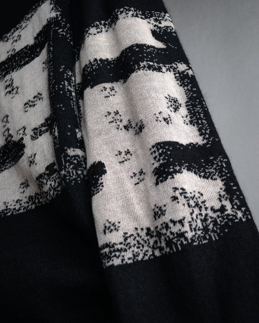 “CHANEL” 90’s-00’s Abstract grid knit top