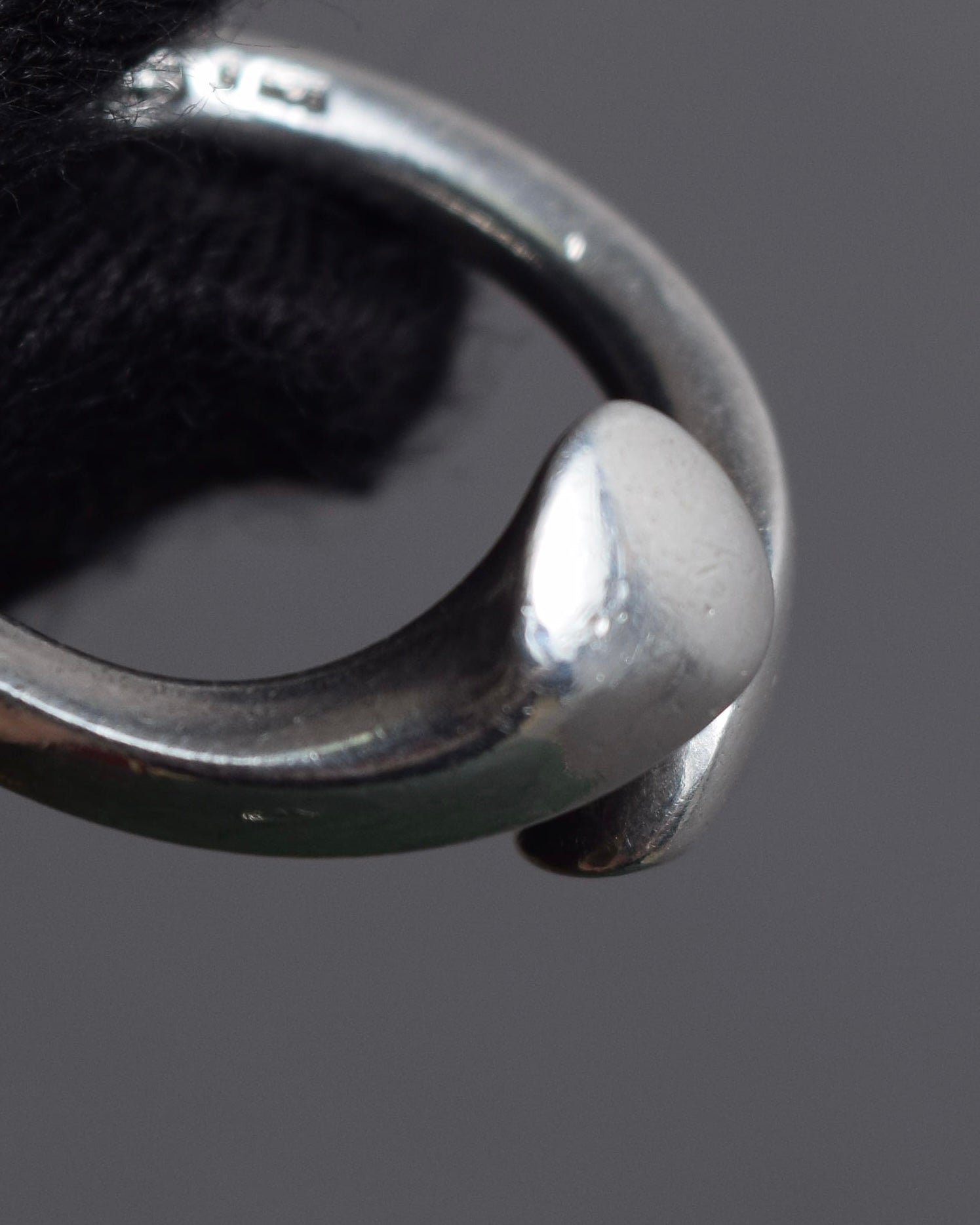 "CHANEL" Curved frame double combination silver earrings