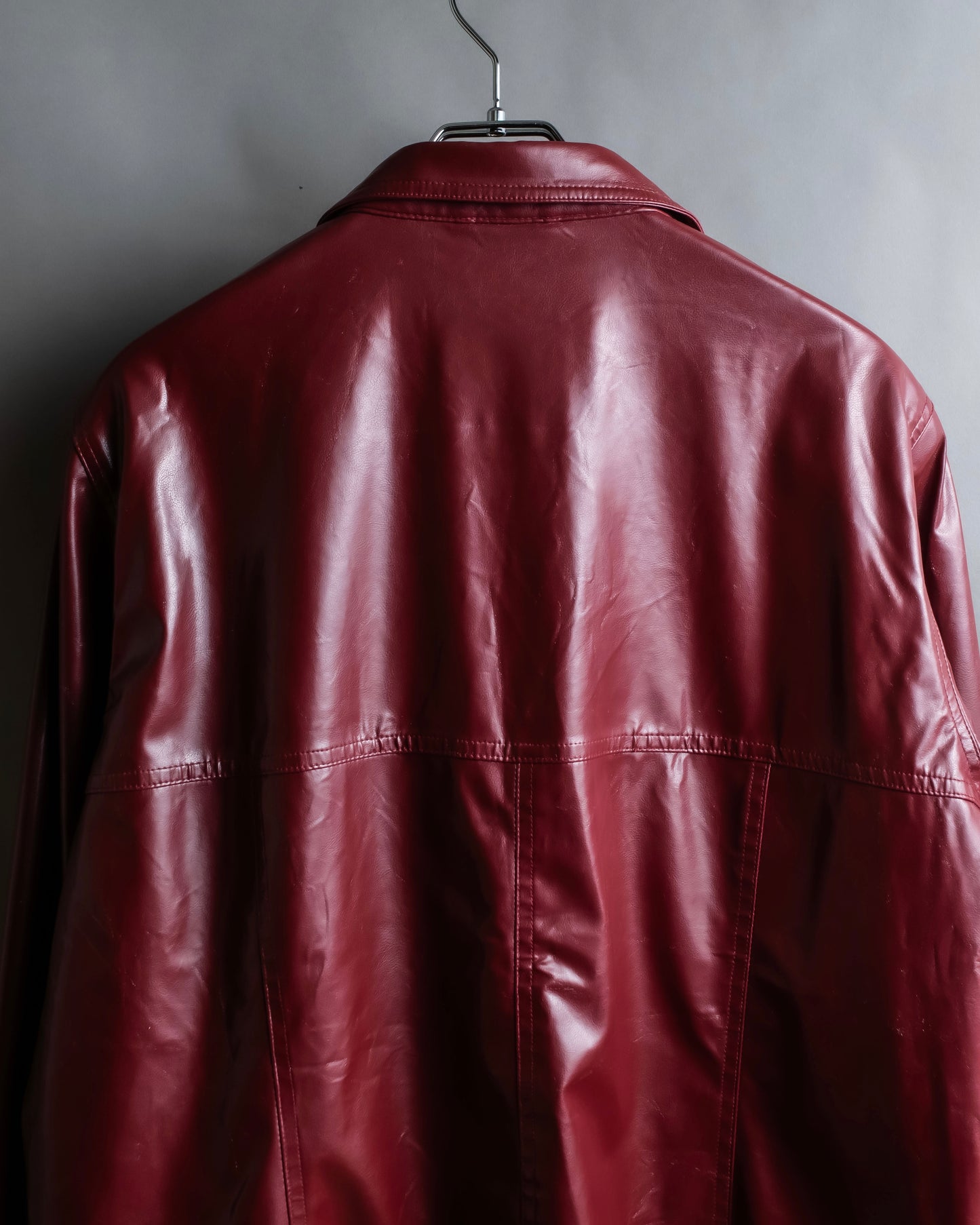 Vintage enamel like front button design blouson