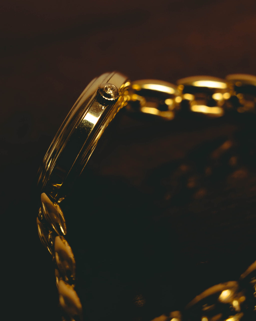 –SPECIAL– "GUCCI" 80's-90's Elegant gold tone wristwatch