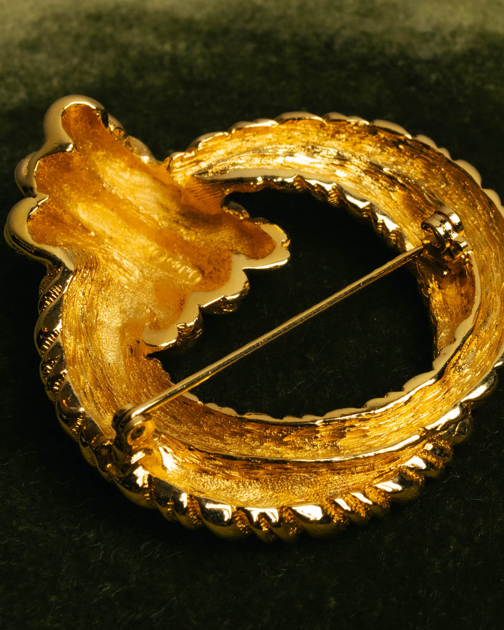 "Christian Dior" 80's-90's Sculptural gold tone brooch