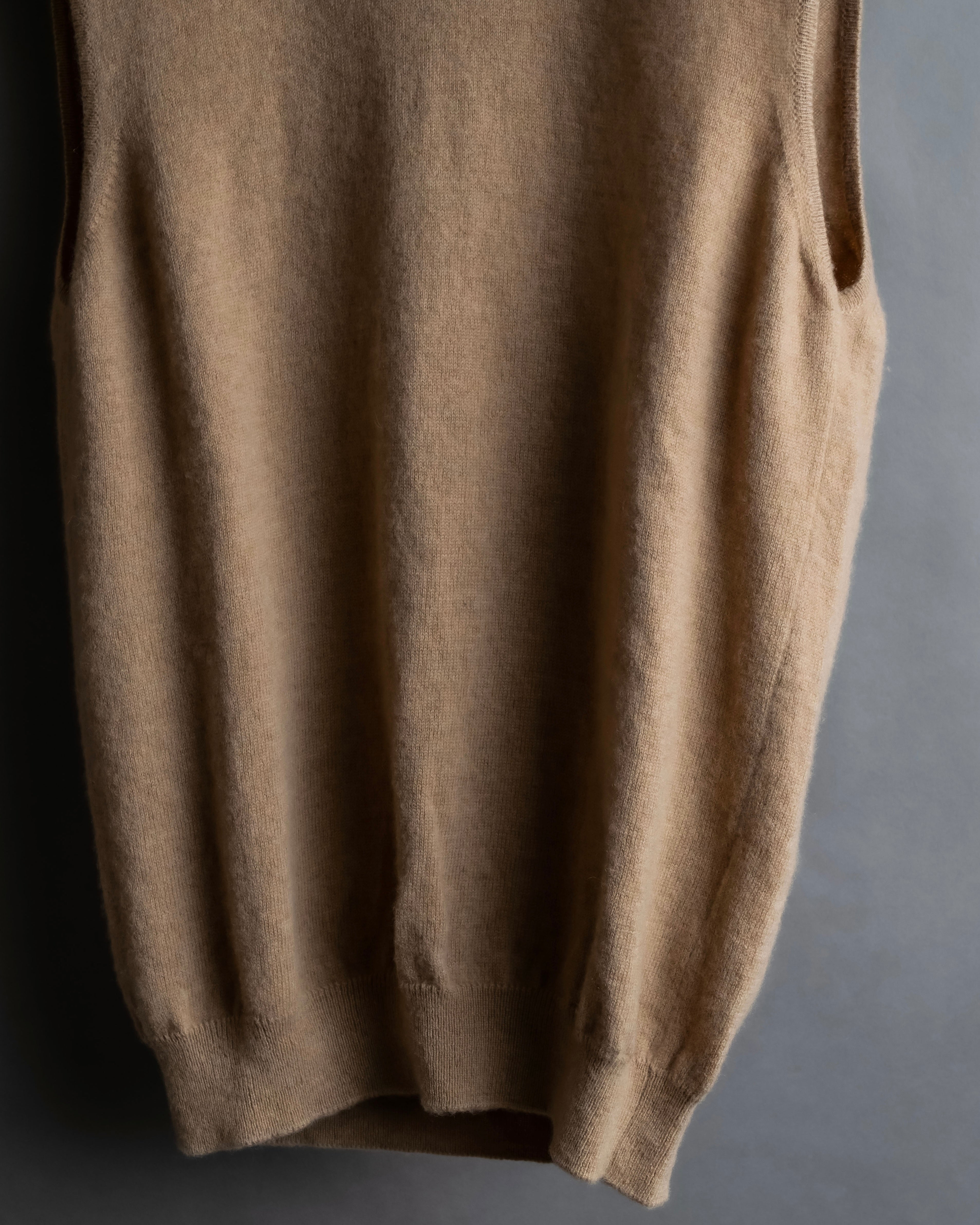 "MAISON MARGIELA" Beige color turtleneck sleeveless wool knit