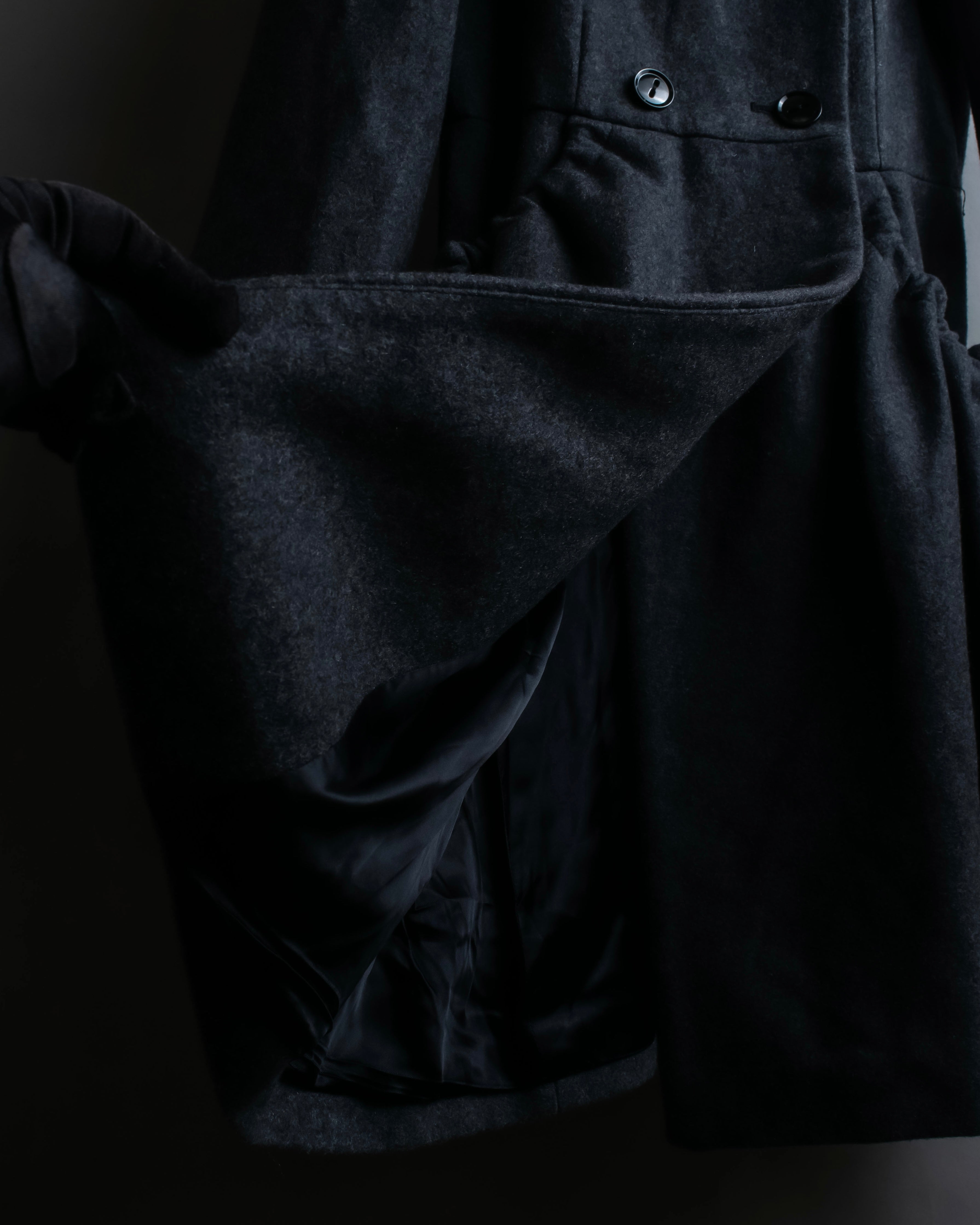 "Chloe" Gathered waist round collar coat