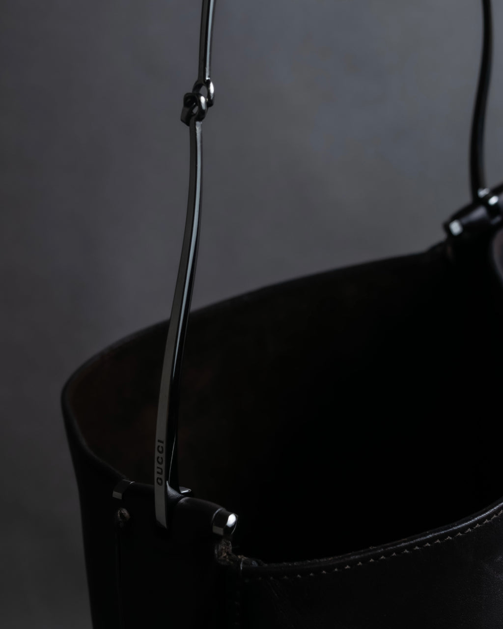 "GUCCI" Metal handle detail brown leather bag