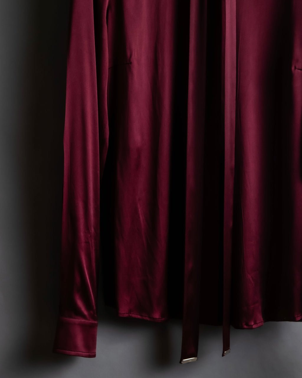 "GUCCI" Beautiful burgundy color silk bowtie shirt