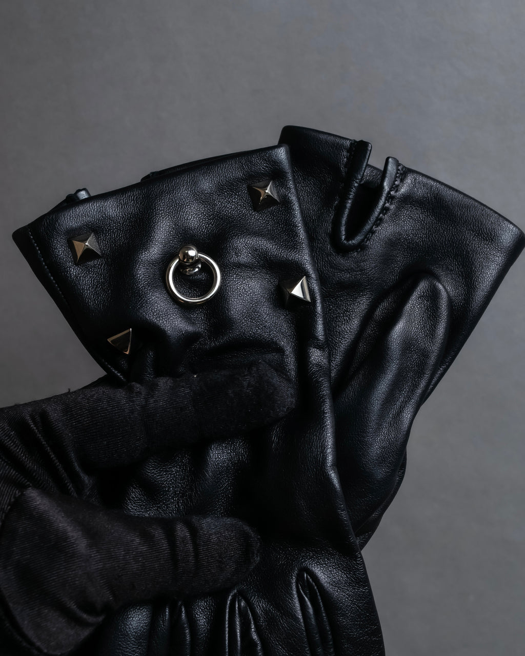 "HERMES" Stud &amp; ring design anjo leather gloves