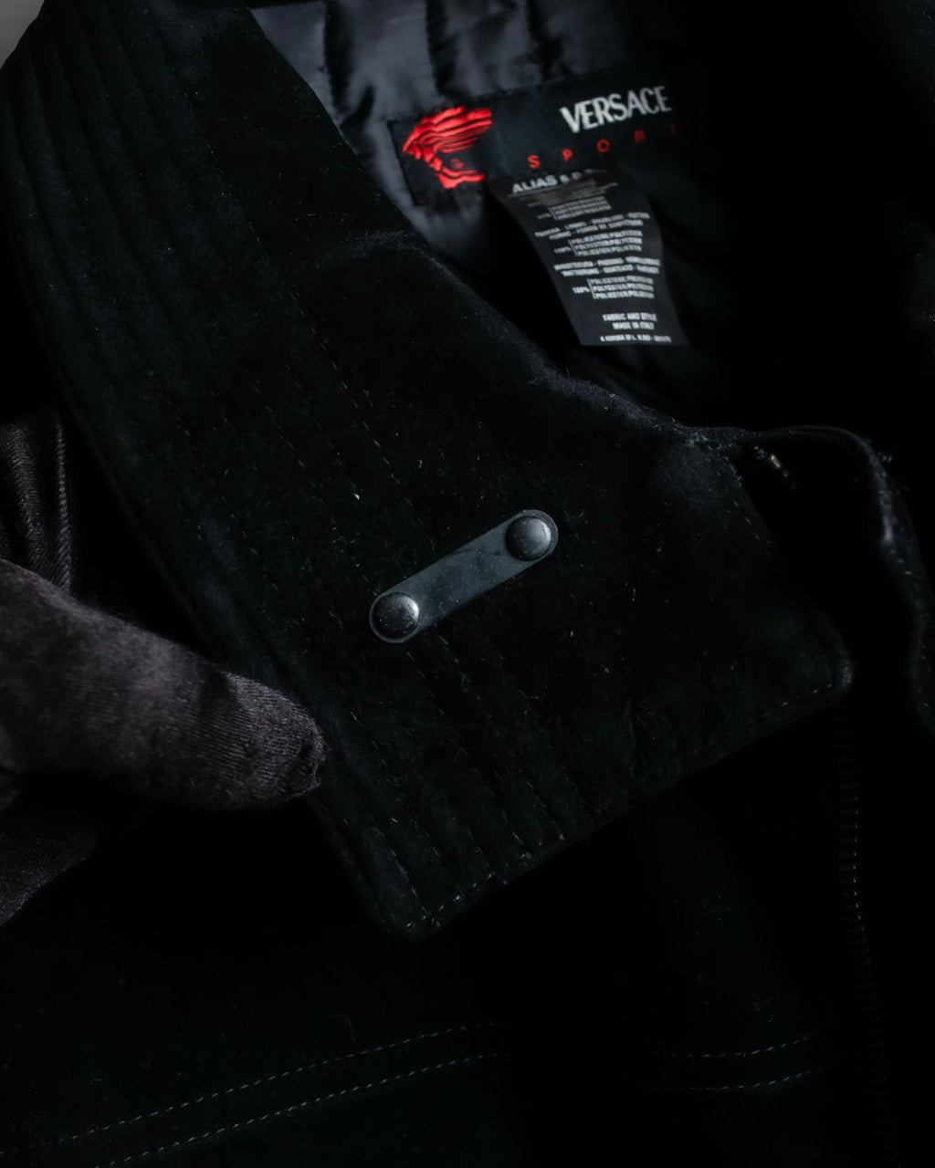 "VERSACE sport"
Stand collar double zipper suede blouson