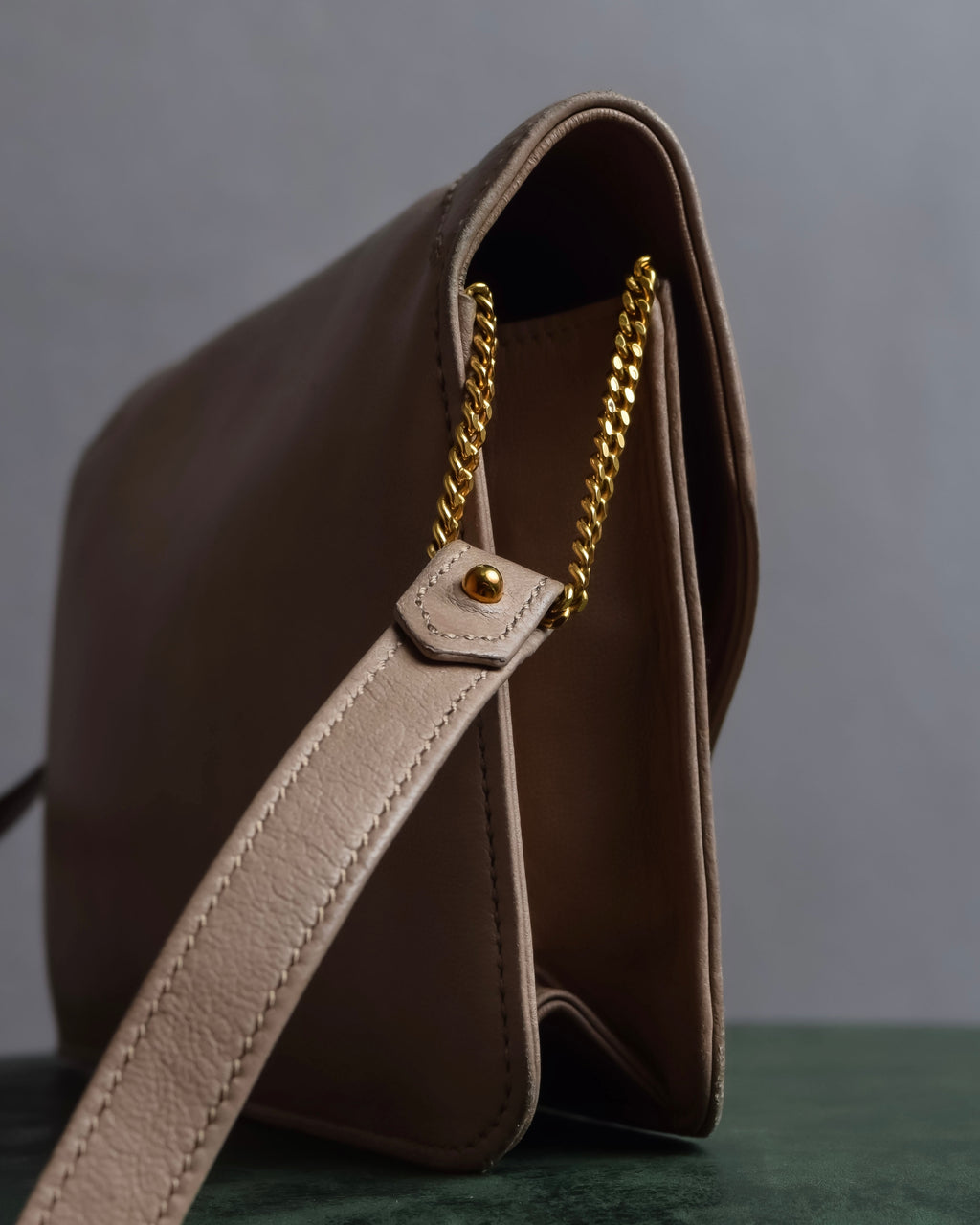 "HERMES" 70's Diamond stitched envelope leather bag