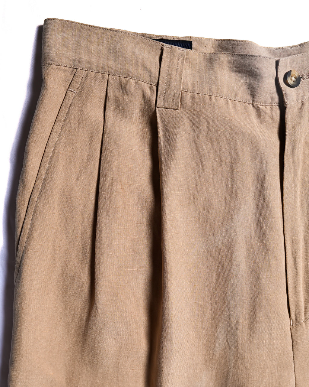 VINTAGE/ Silk & Linen Blended 2 Tuck Shorts Right Brown