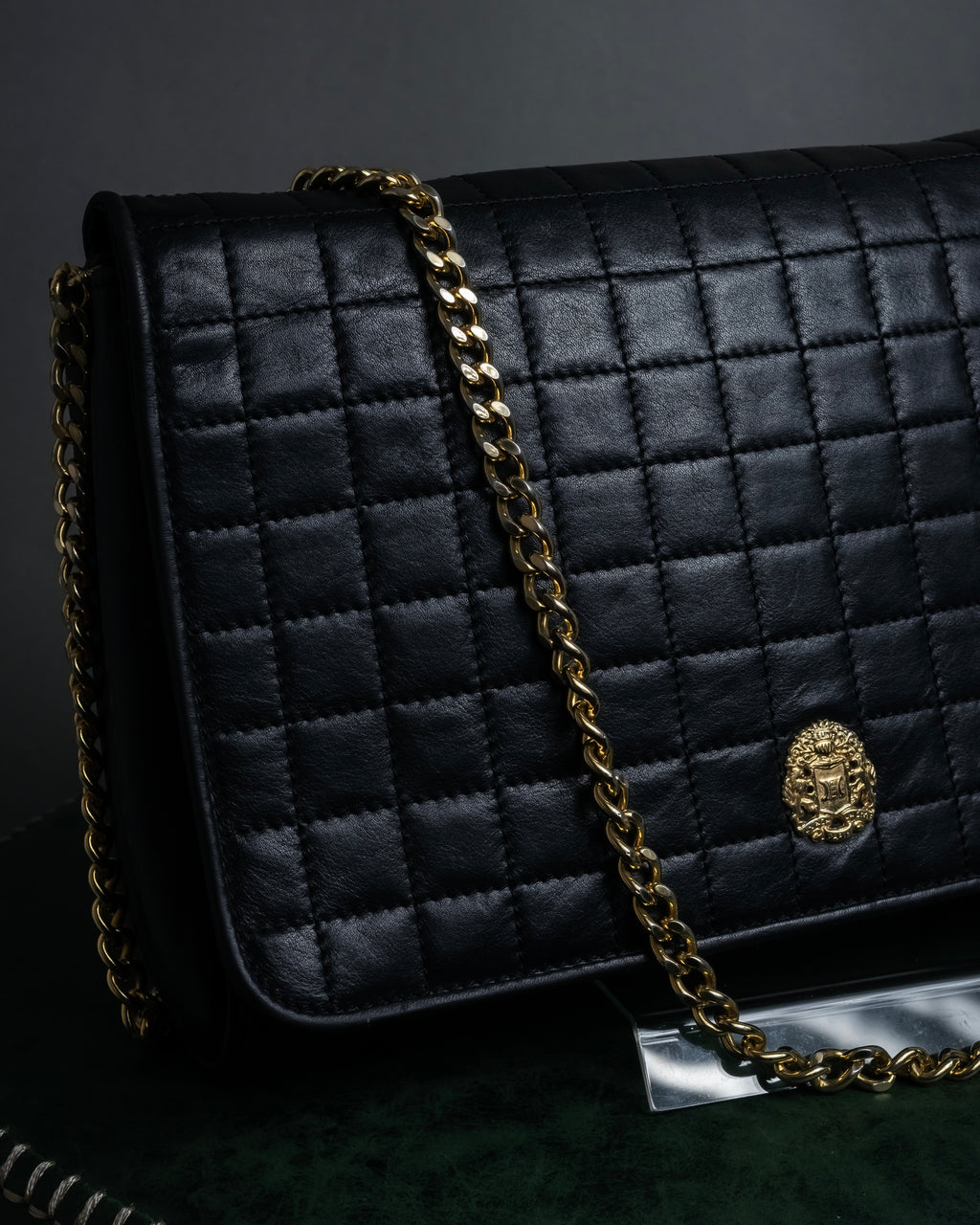 "CELINE" 80's-90's Crest metal fittings design quilted leather bag