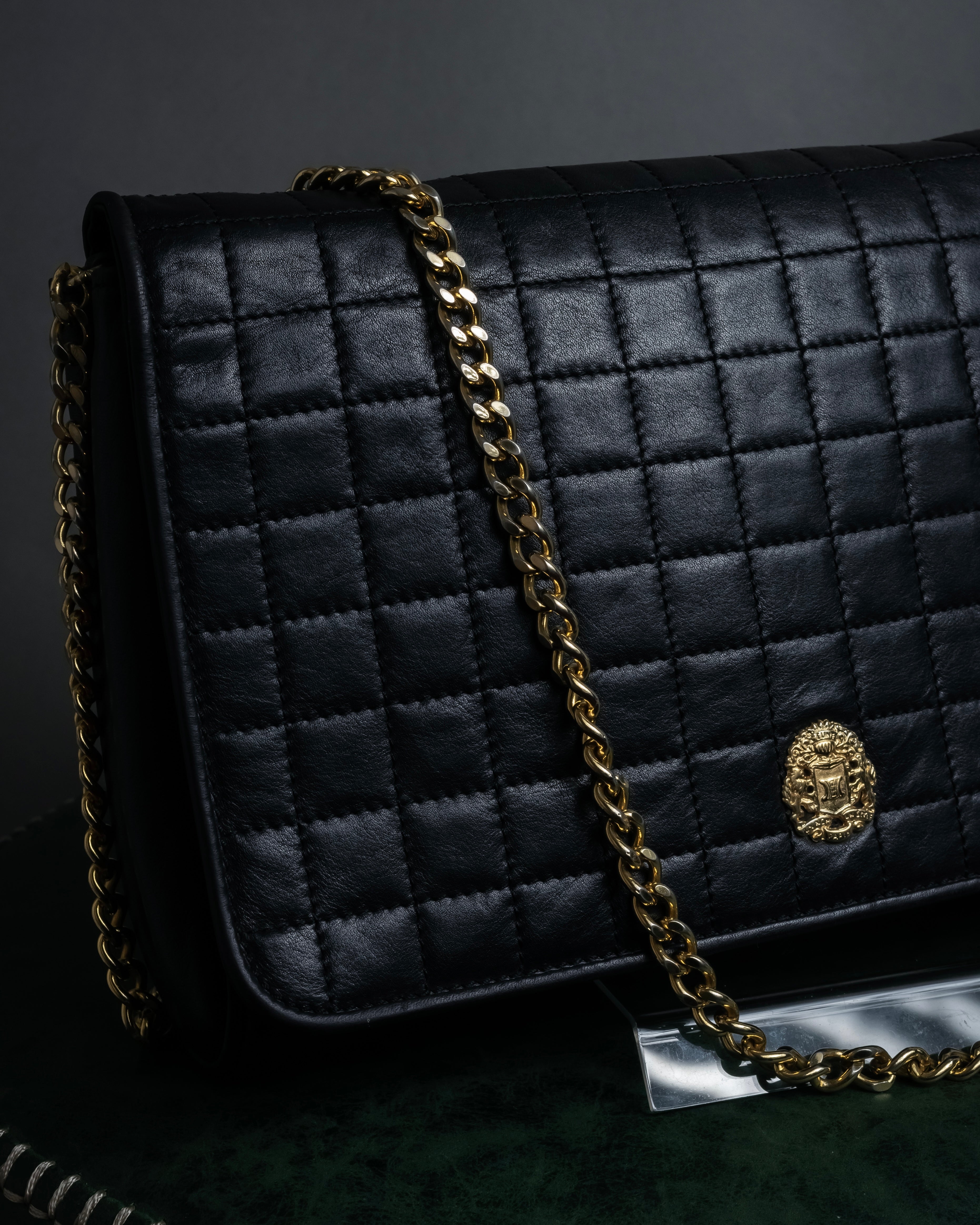 "CELINE" 80's-90's Crest metal fittings design quilted leather bag
