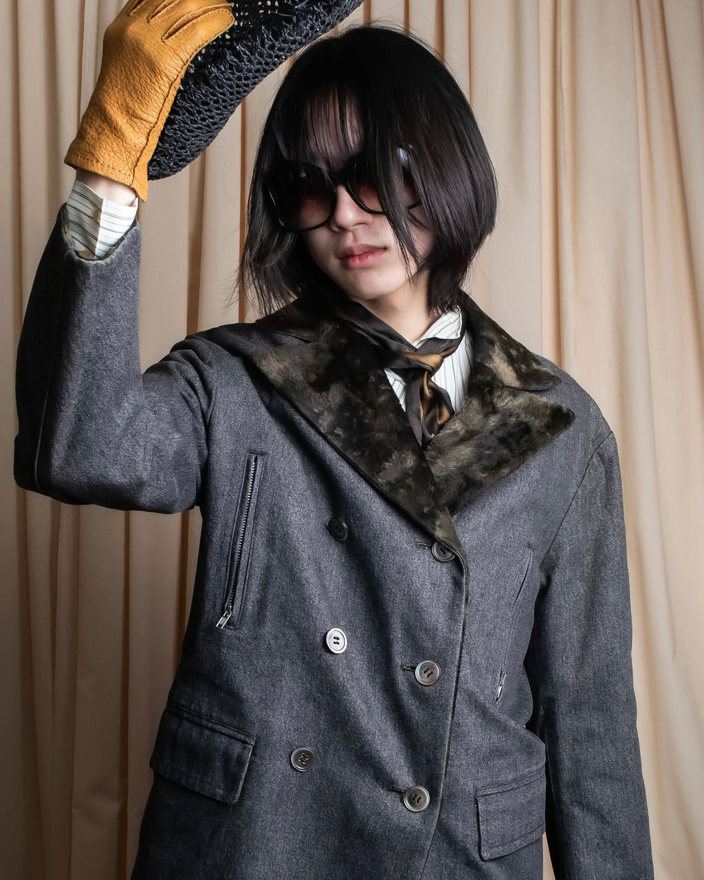"tricot COMME des GARCONS" 
Double-breasted reversible fur tailored coat