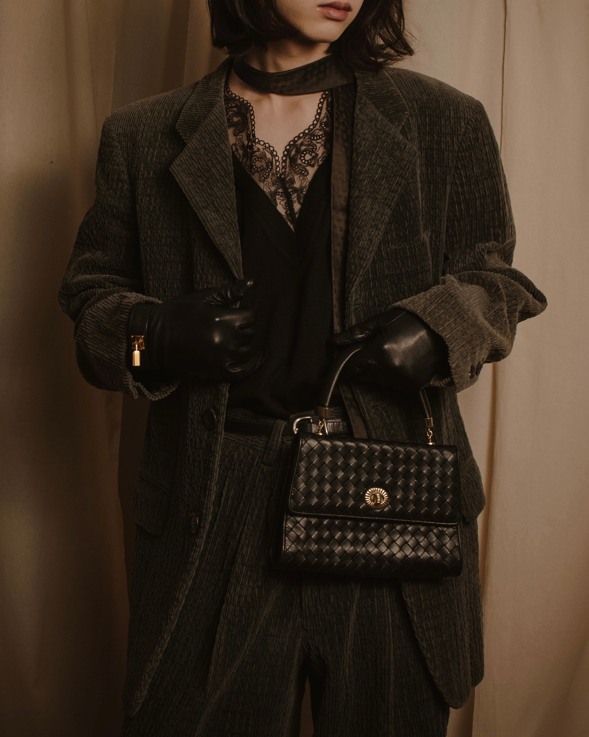 –SPECIAL– "BOTTEGA VENETA"
Late 80s–Early 90s Intrecciato trapezoid leather bag