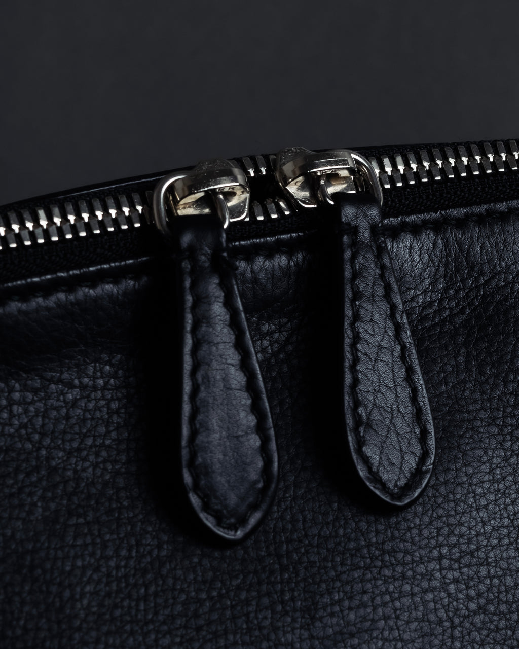 "JIL SANDER" Hill model gently curved leather shoulder bag