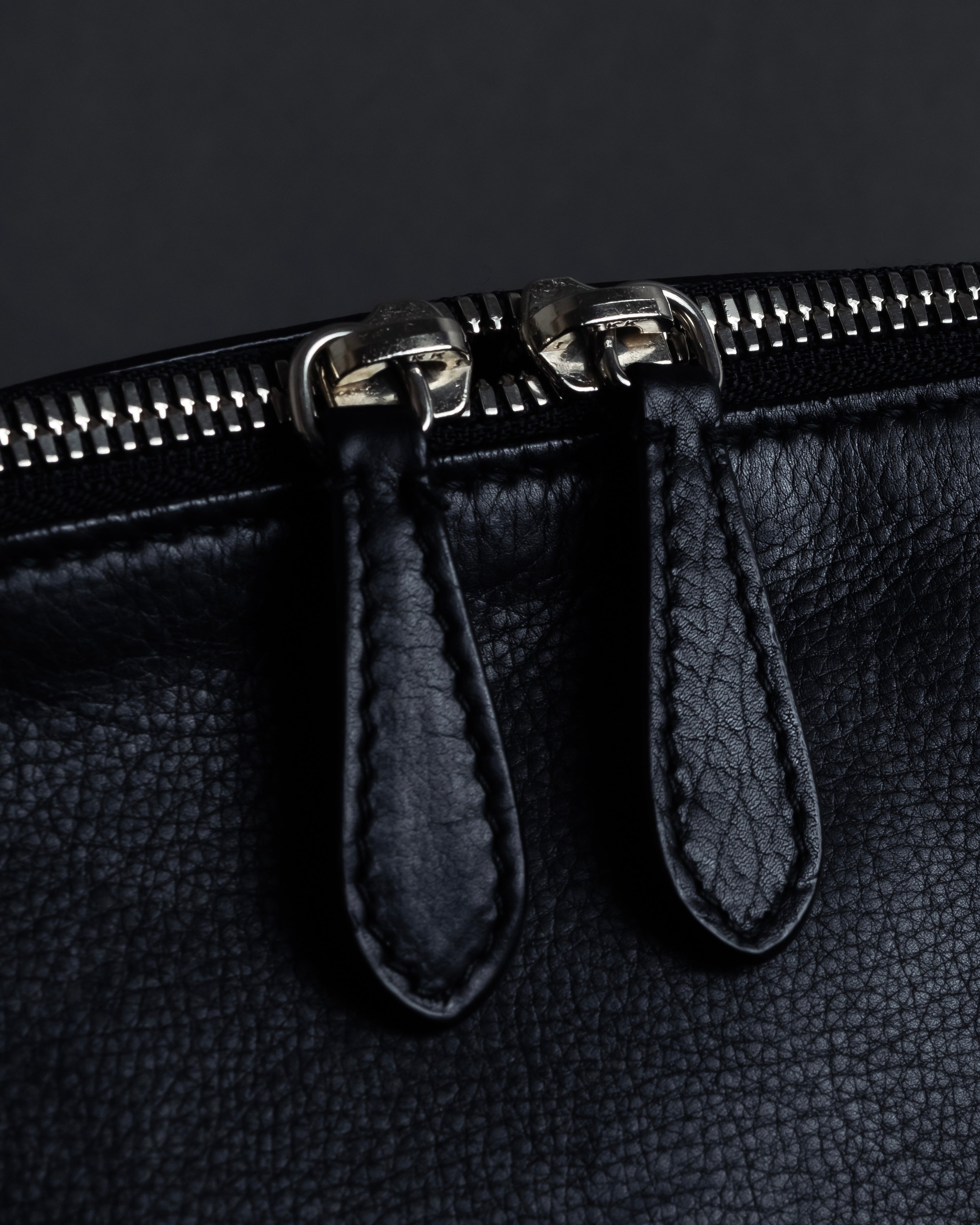 "JIL SANDER" Hill model gently curved leather shoulder bag