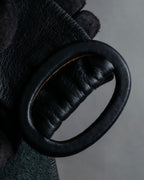 "BURBERRYS" Oval buckle design, supple leather belt