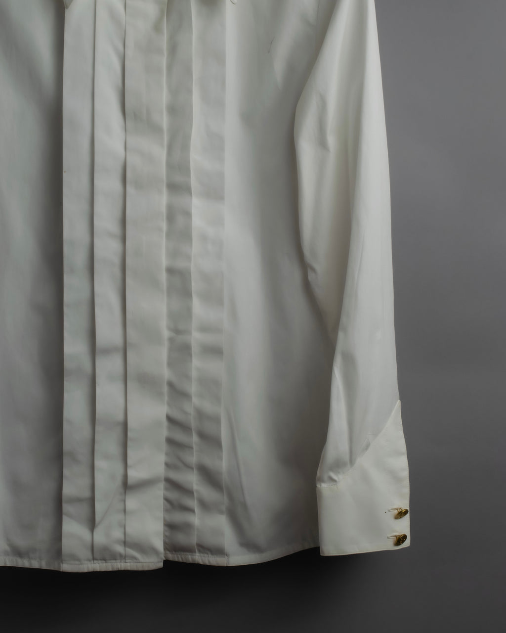 "CHANEL" Gold button design pleated white shirt