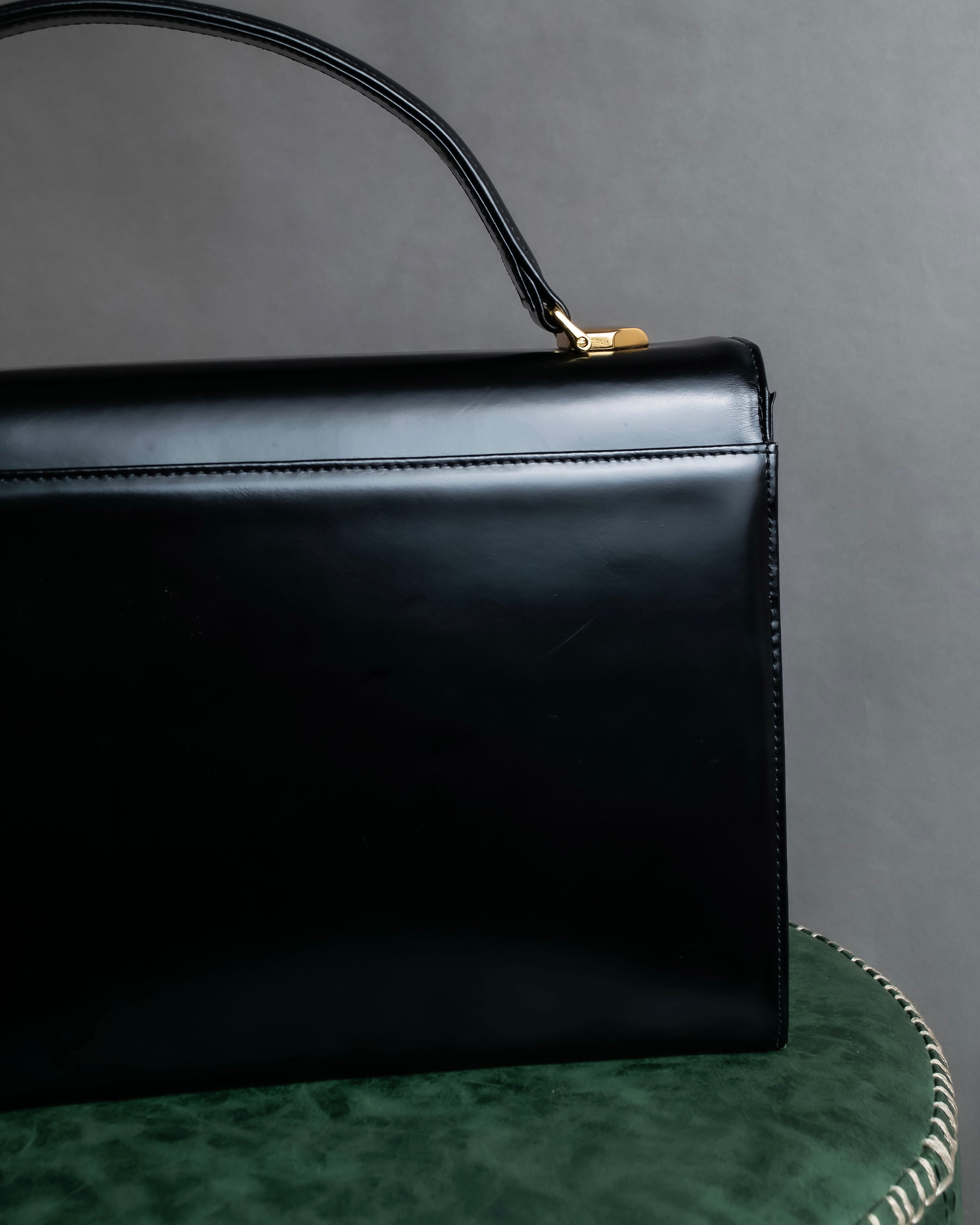 "Valentino Garavani" Logo turn lock parts design leather hand bag