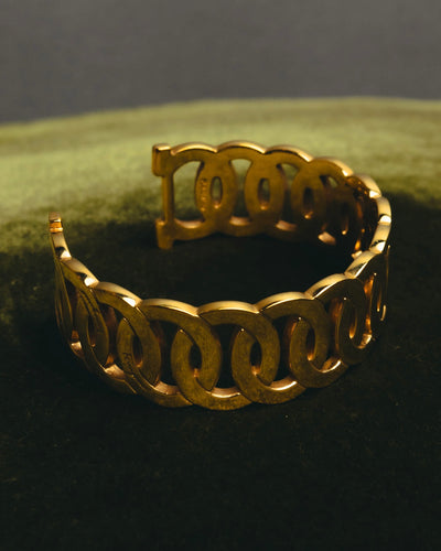 “Salvatore Ferragamo” 90’s-00’s Gancini motif gold bangle