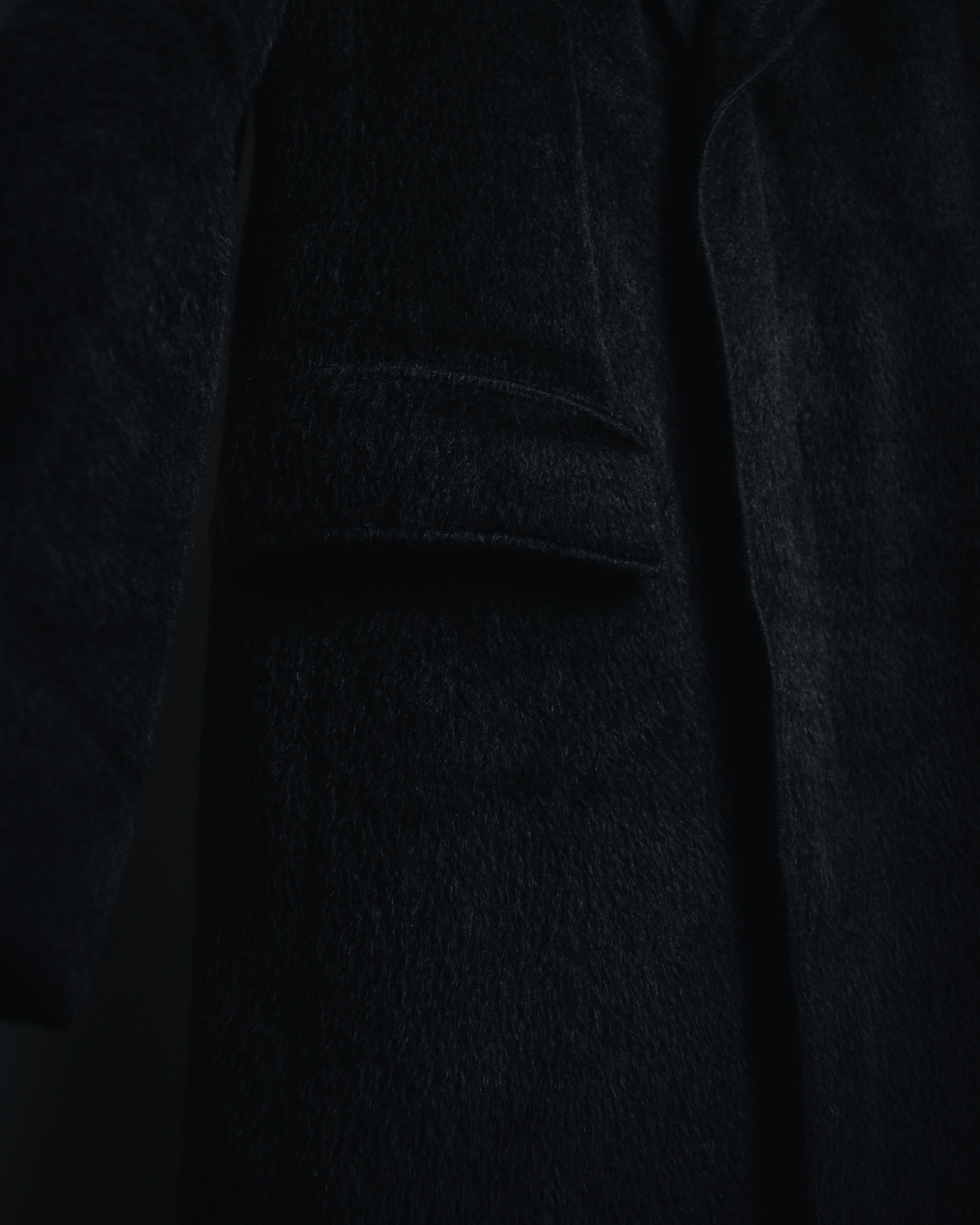 –SPECIAL– "GUCCI" 09-12’s Classically tailored llama-blend Chesterfield coat