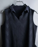 "PLEATS PLEASE ISSEY MIYAKE" 

Meander sleeveless tops
