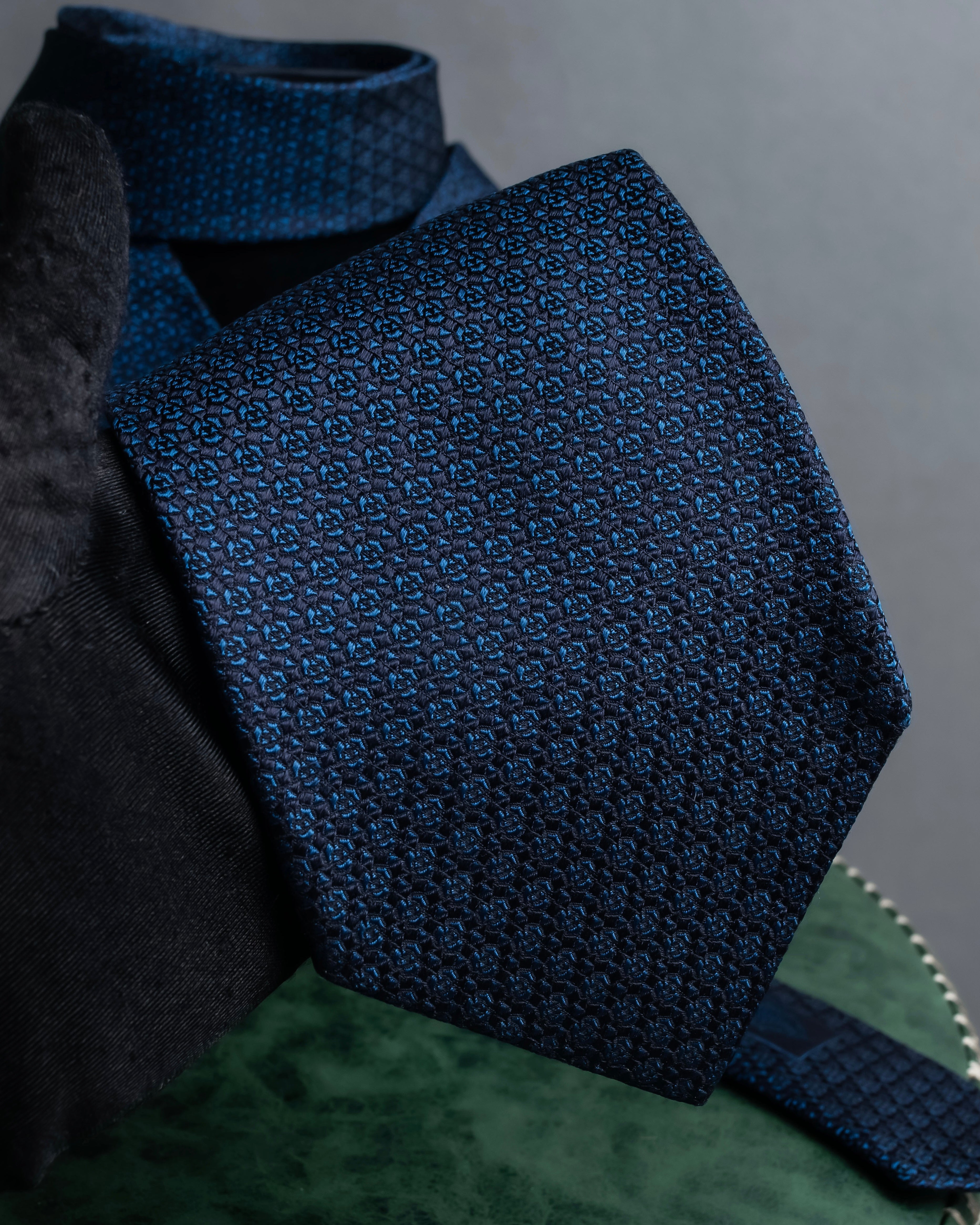 "GUCCI" Navy micro pattern silk necktie