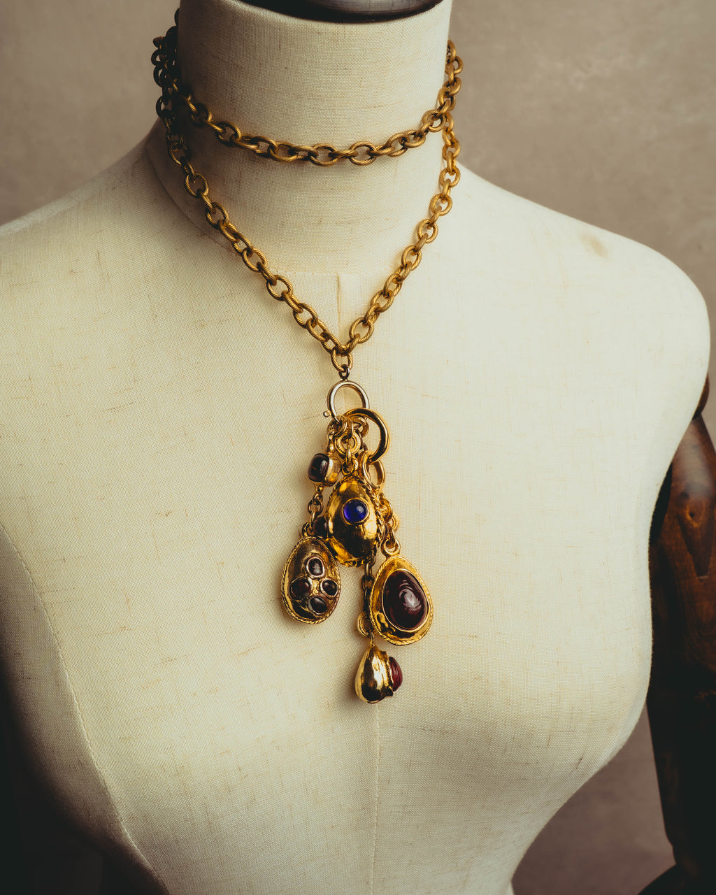 -SPECIAL - “CHANEL” 70’s-80’s Gripoix glass cabochon charm sautoir necklace