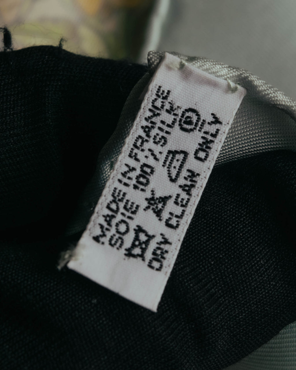 "HERMÈS" 00's Au pays de cocagne silk scarf
