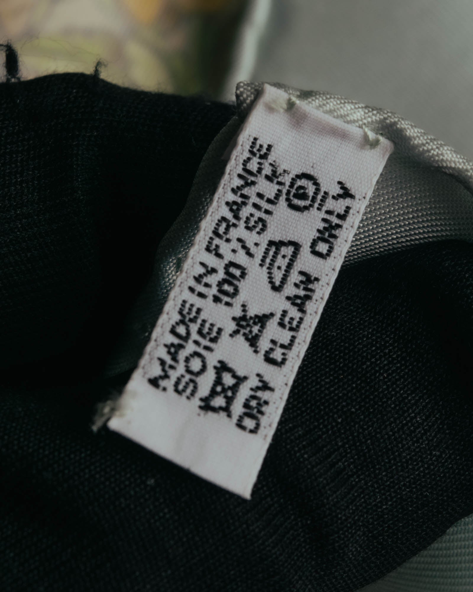 "HERMÈS" 00's Au pays de cocagne silk scarf