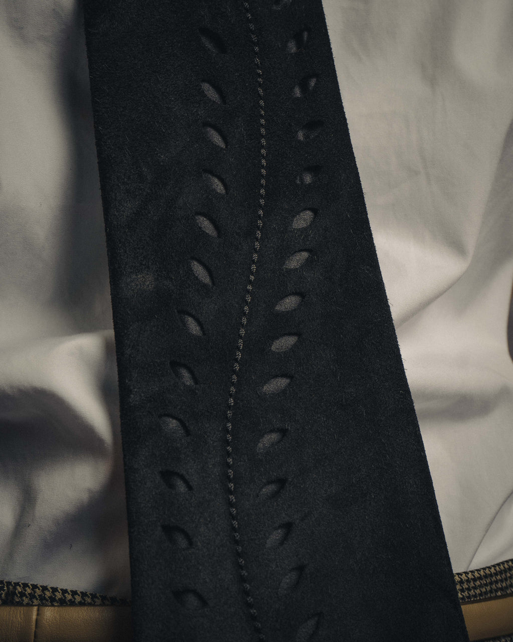 -SPECIAL- “HERMÈS” 2008-18 Suede cutwork leather tie