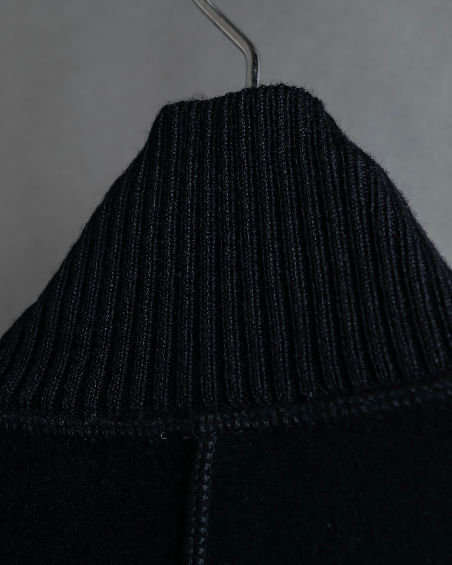 "EMPORIO ARMANI"  Piping design double zipper driver's knit