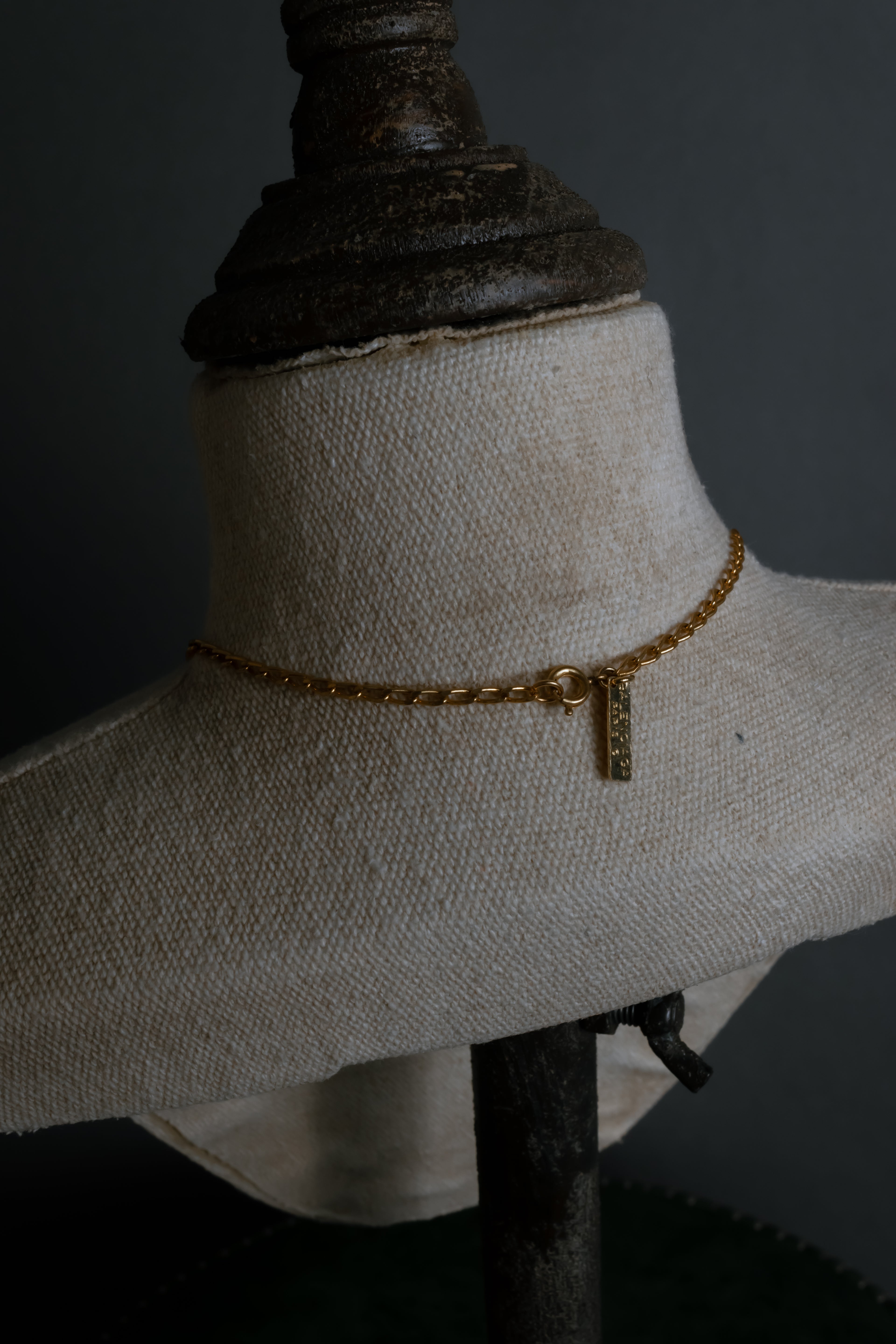 "BALENCIAGA" Red cabochon symmetrical design necklace