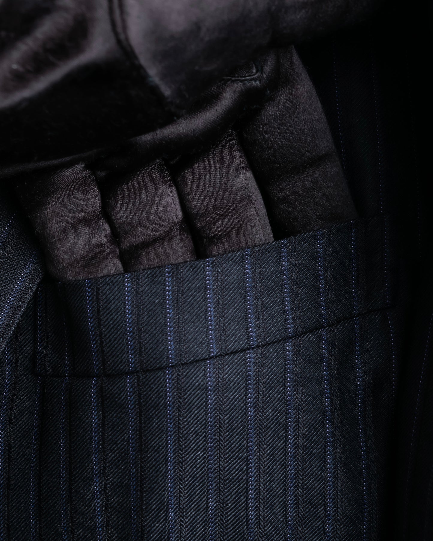 "BURBERRY" 2B tailored jacket & tapered silhouette slacks pinstripe pattern set up