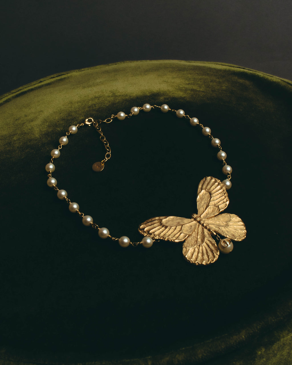 -SPECIAL- “Dior” 2023-24’s Sculpted butterfly pearl long necklace
