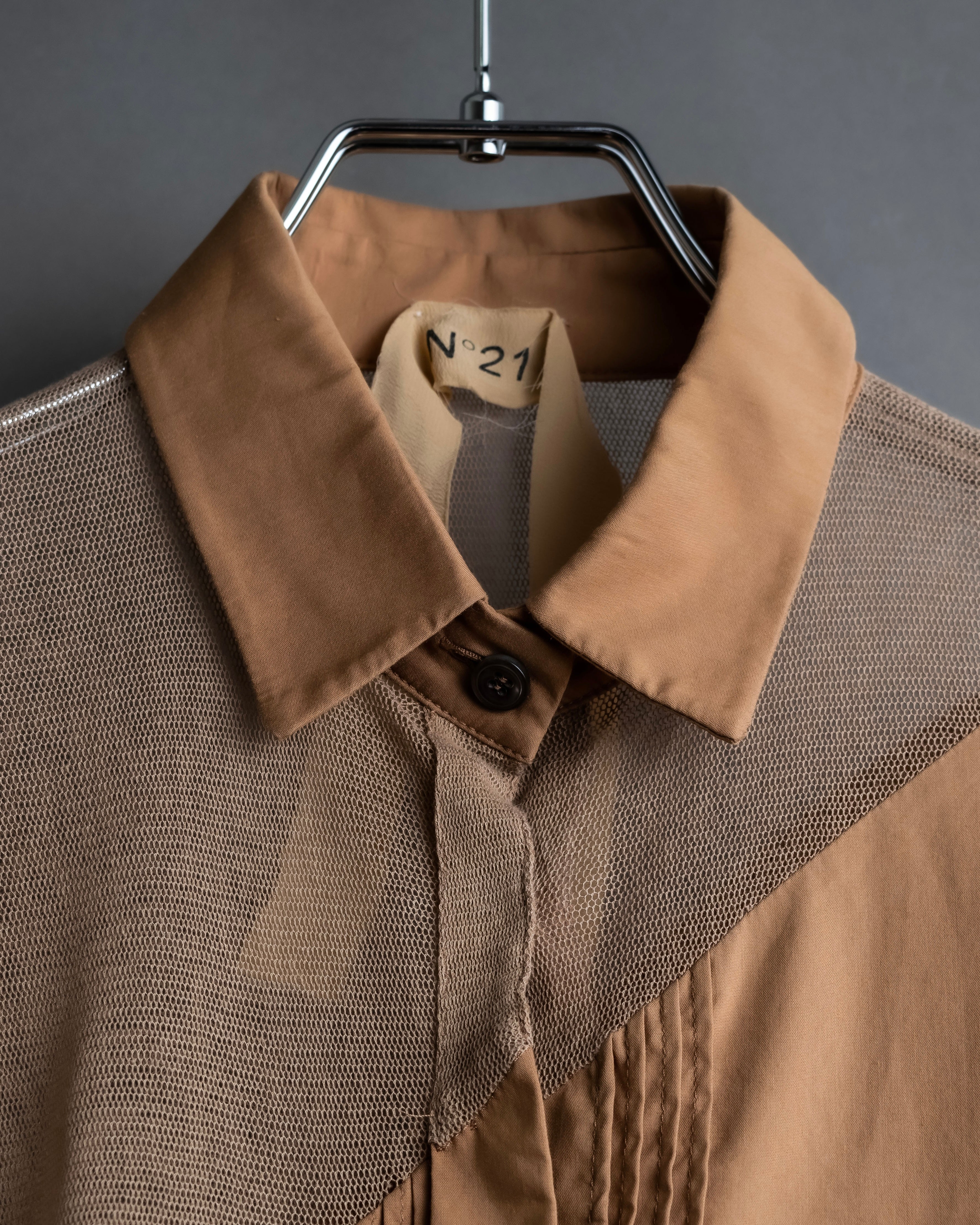 "N21 NUMEROVENTUNO" Switching design concealed shirt