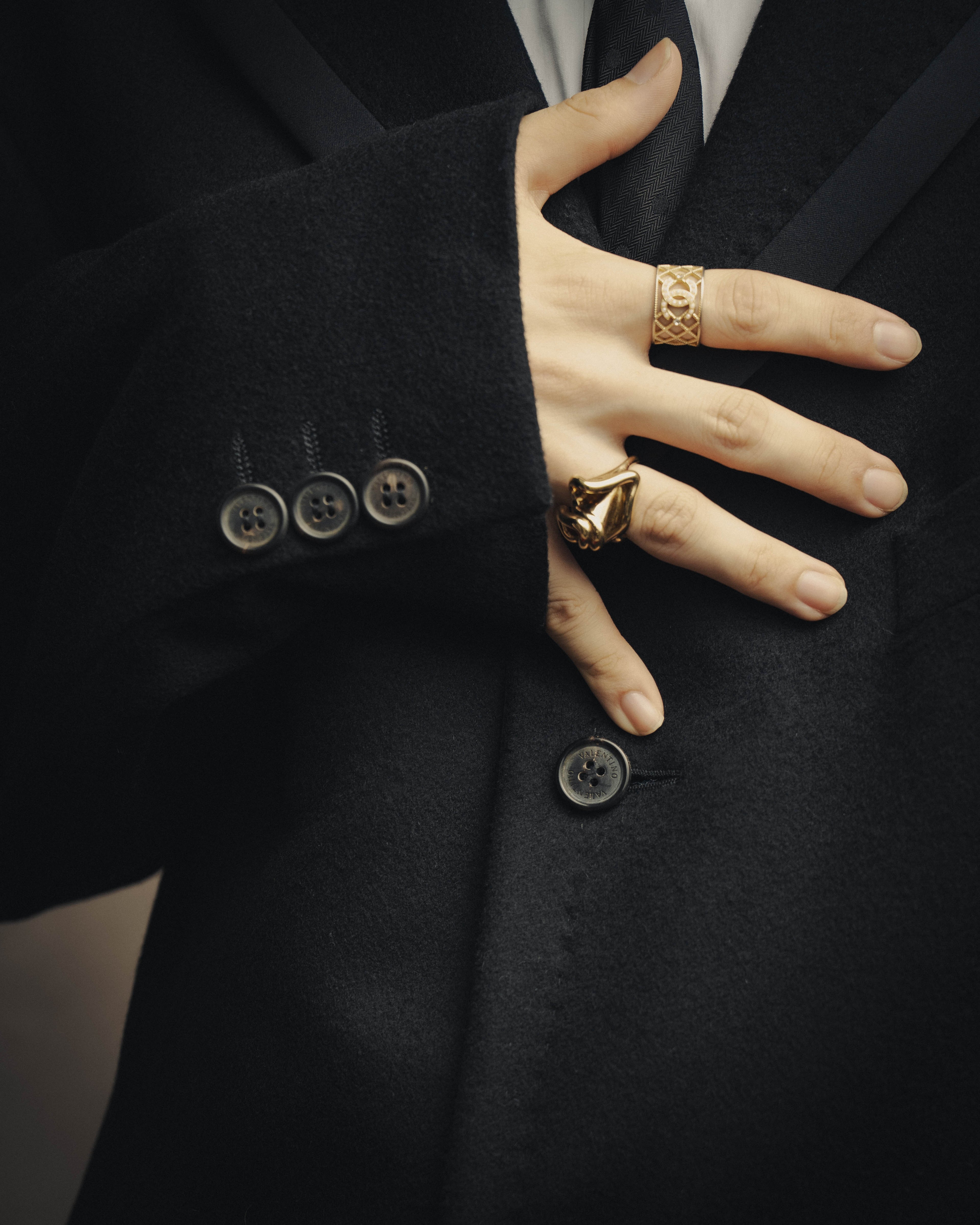 -SPECIAL- “VALENTINO” 2000’s Satin lapel single breasted wool coat