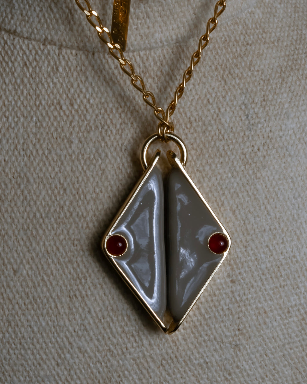 "BALENCIAGA" Red cabochon symmetrical design necklace