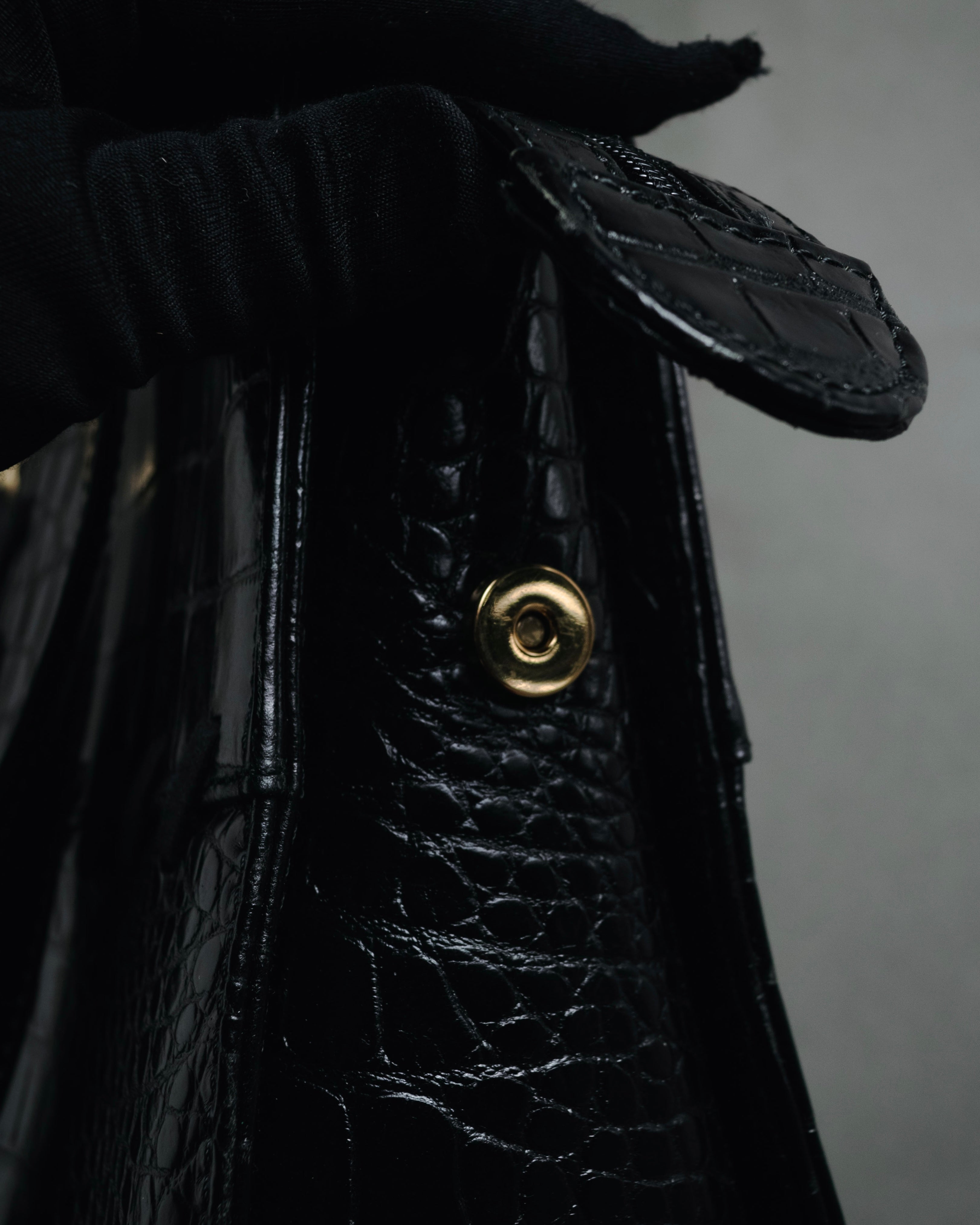 "YVES SAINT LAURENT" 90’s crocodile embossed lace up handbag