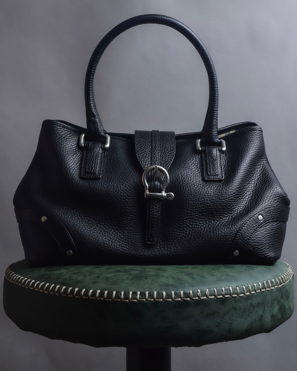 "BURBERRY" Silver stud design grained leather one-handle bag