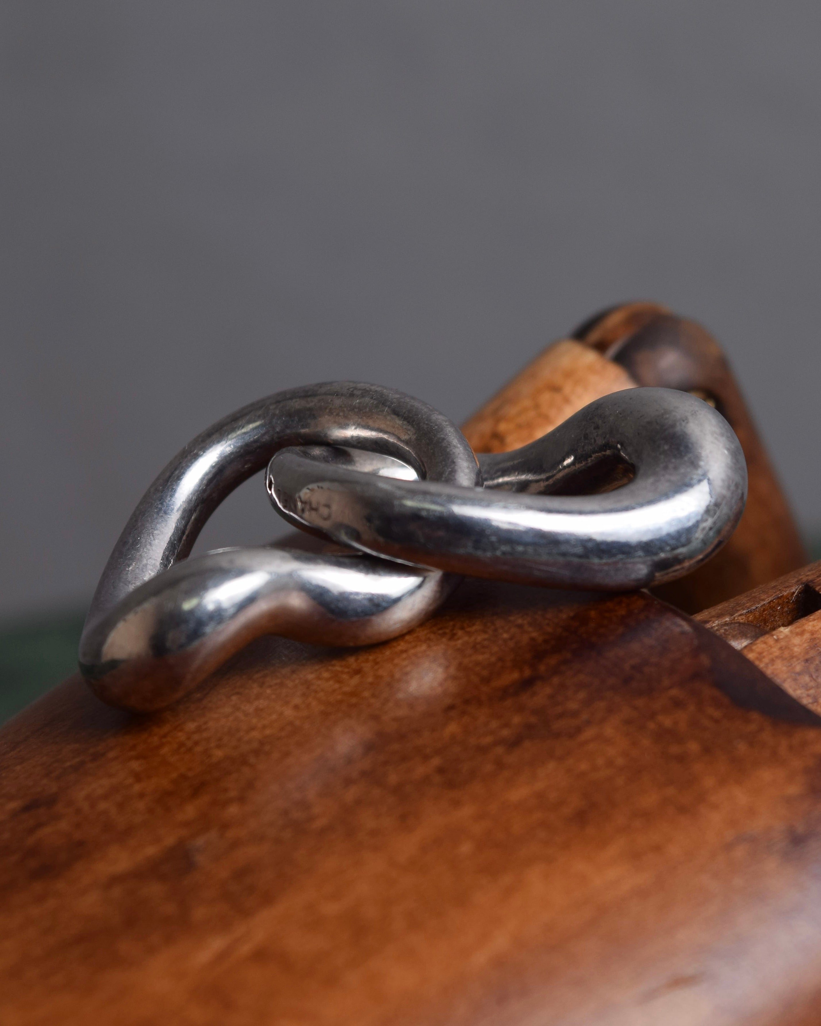 "CHANEL" 90's Organic twist design double ring