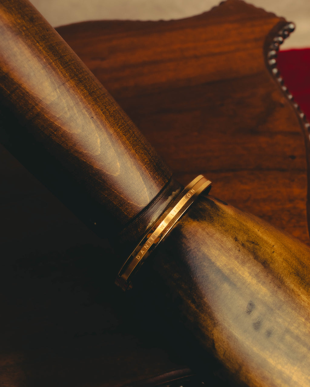 "Daniel Wellington" 20's Sleek gold cuff bracelet