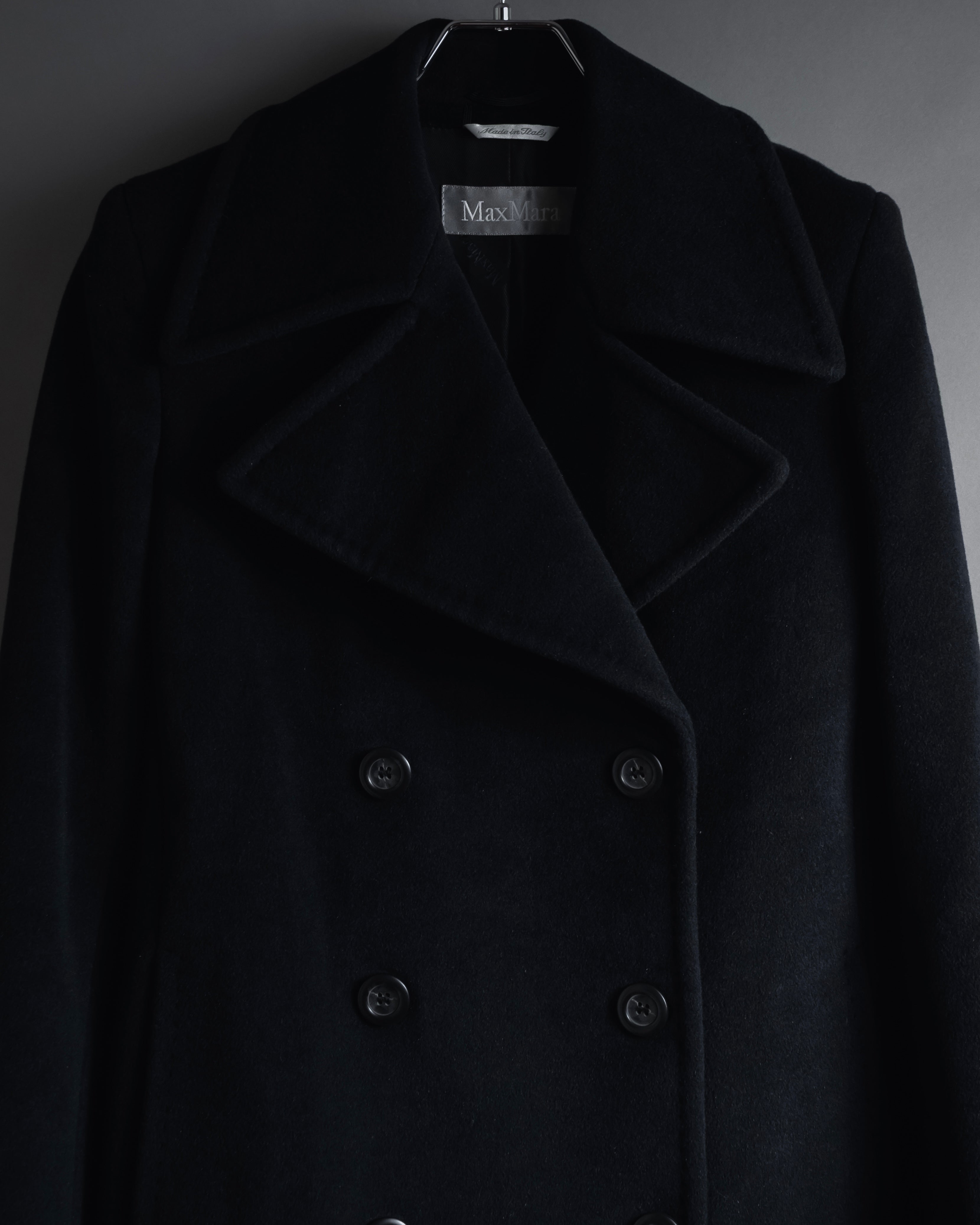 Abrigo doble botonadura estilo pea coat de los años 90-00 de "Max Mara"