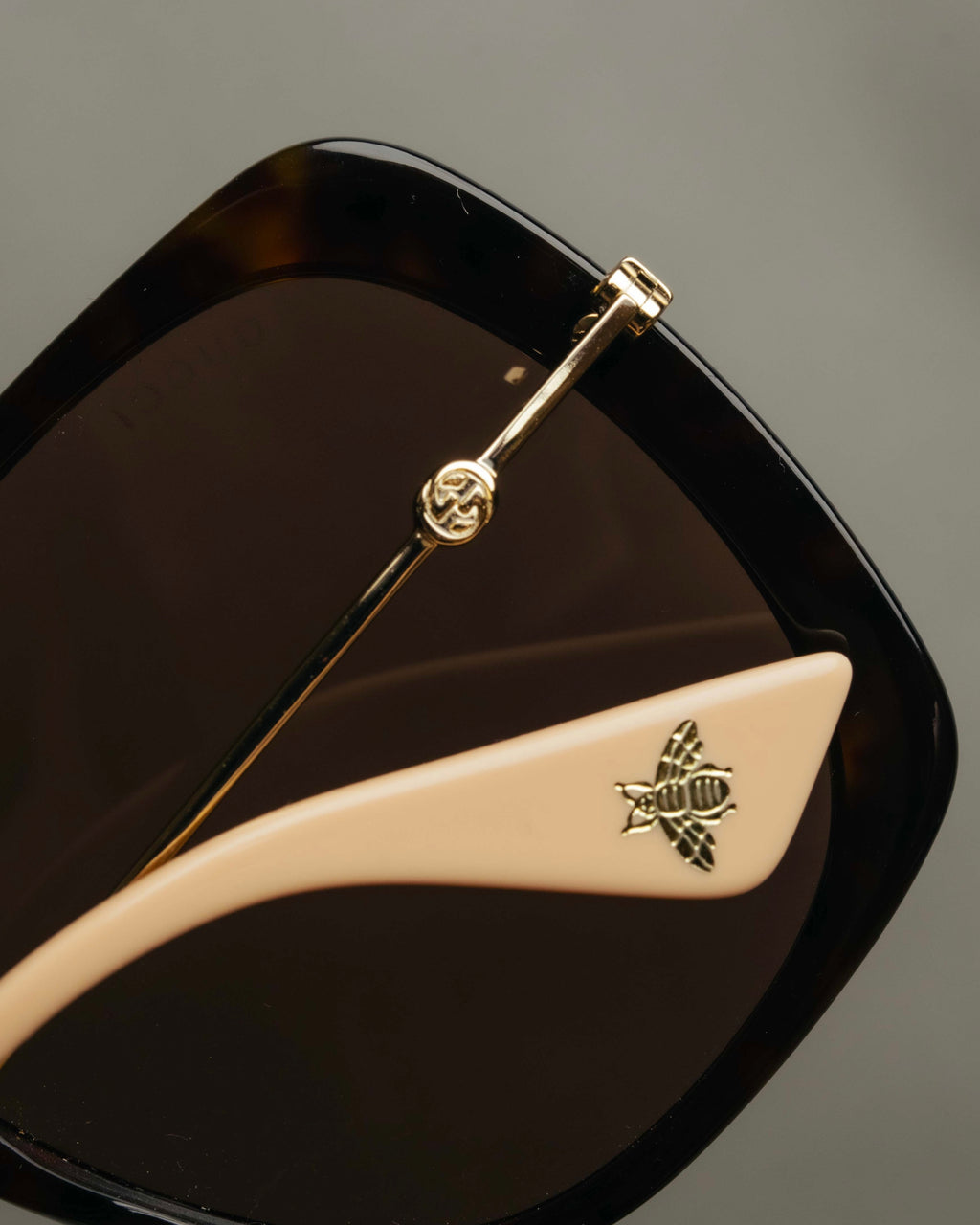 "GUCCI" 10's-20's Oversized square sunglasses