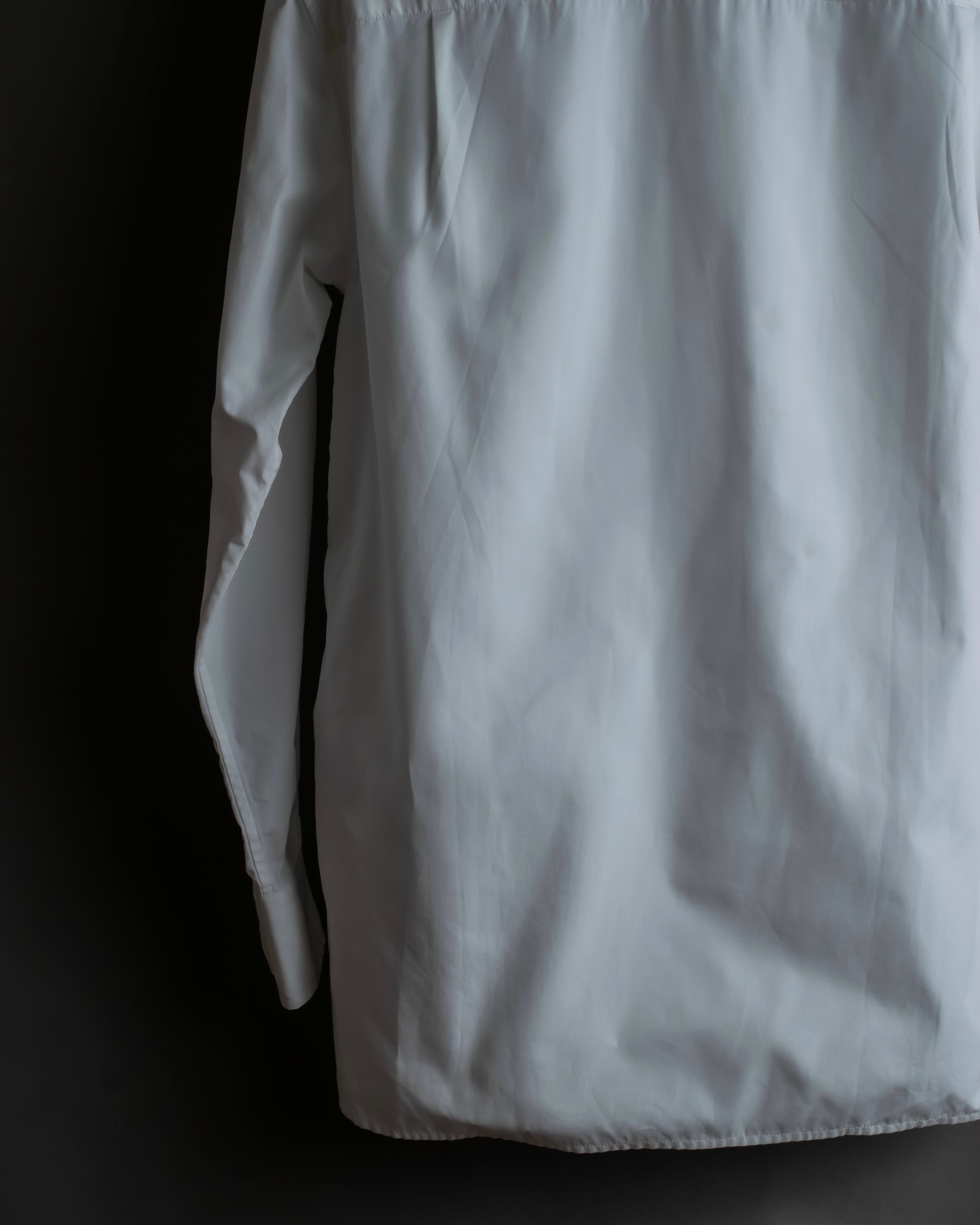 "BURBERRY" Wide collar embroidered emblem white shirt