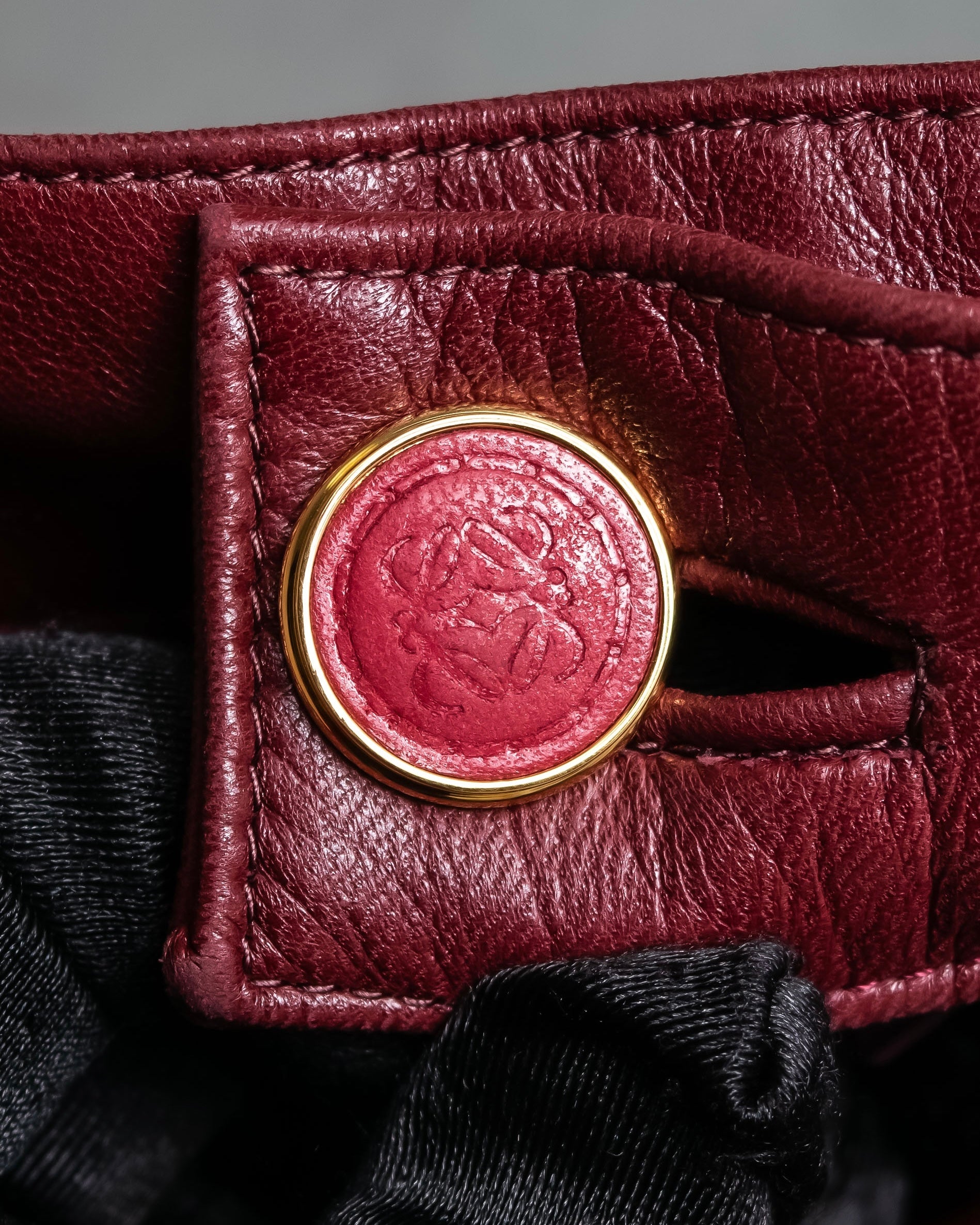 "LOEWE" Burgundy leather front button middle skirt