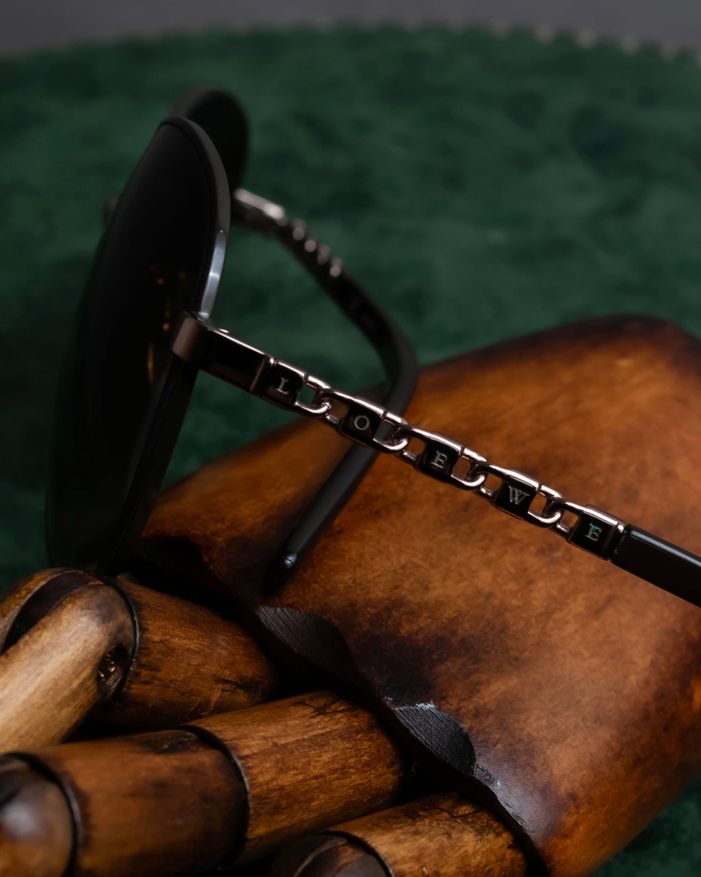 "LOEWE" Temple chain detail teardrop frame sunglasses