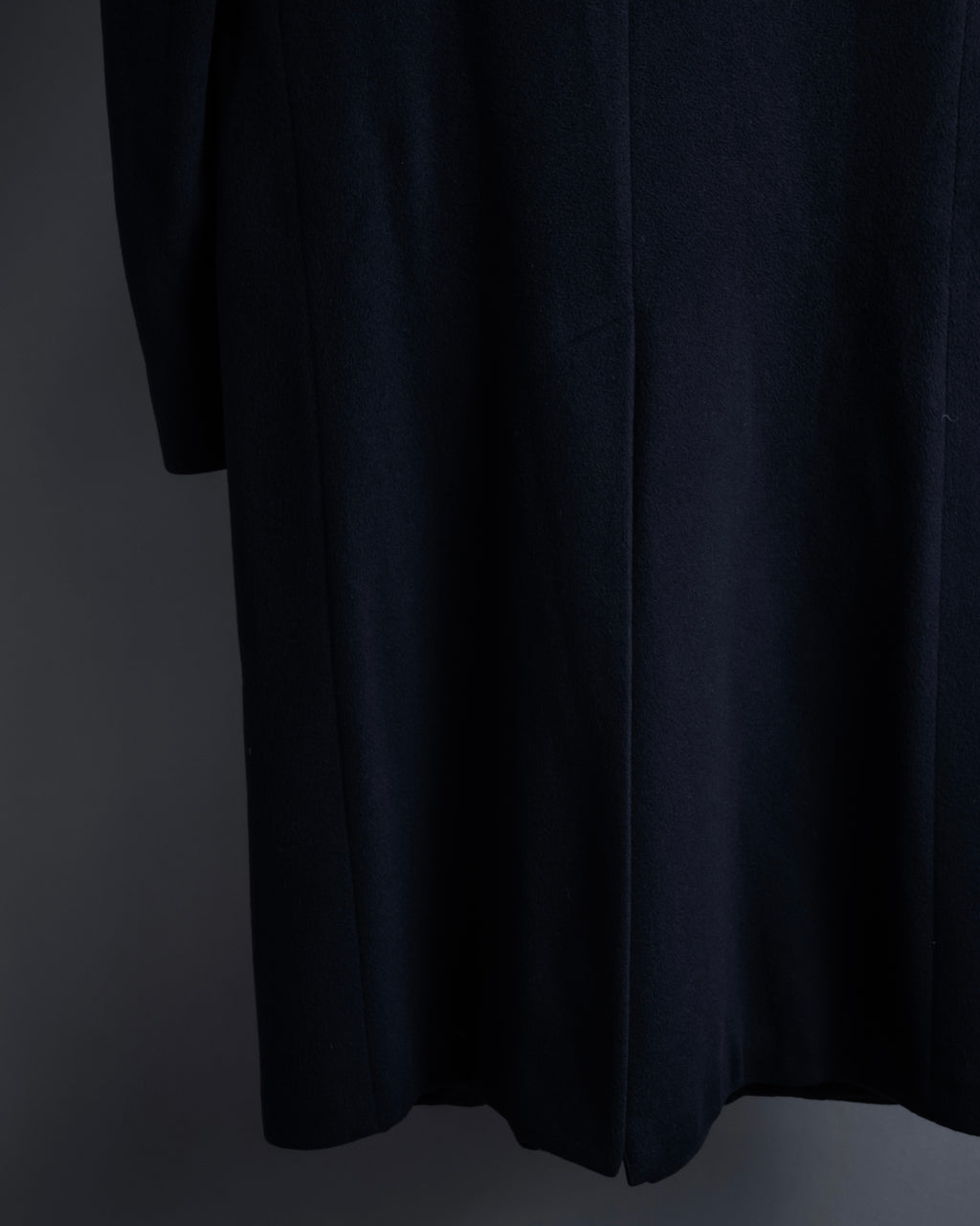 -SPECIAL- "BURBERRYS" 1980-1990's 
Classically tailored oversized 100% cashmere chester coat