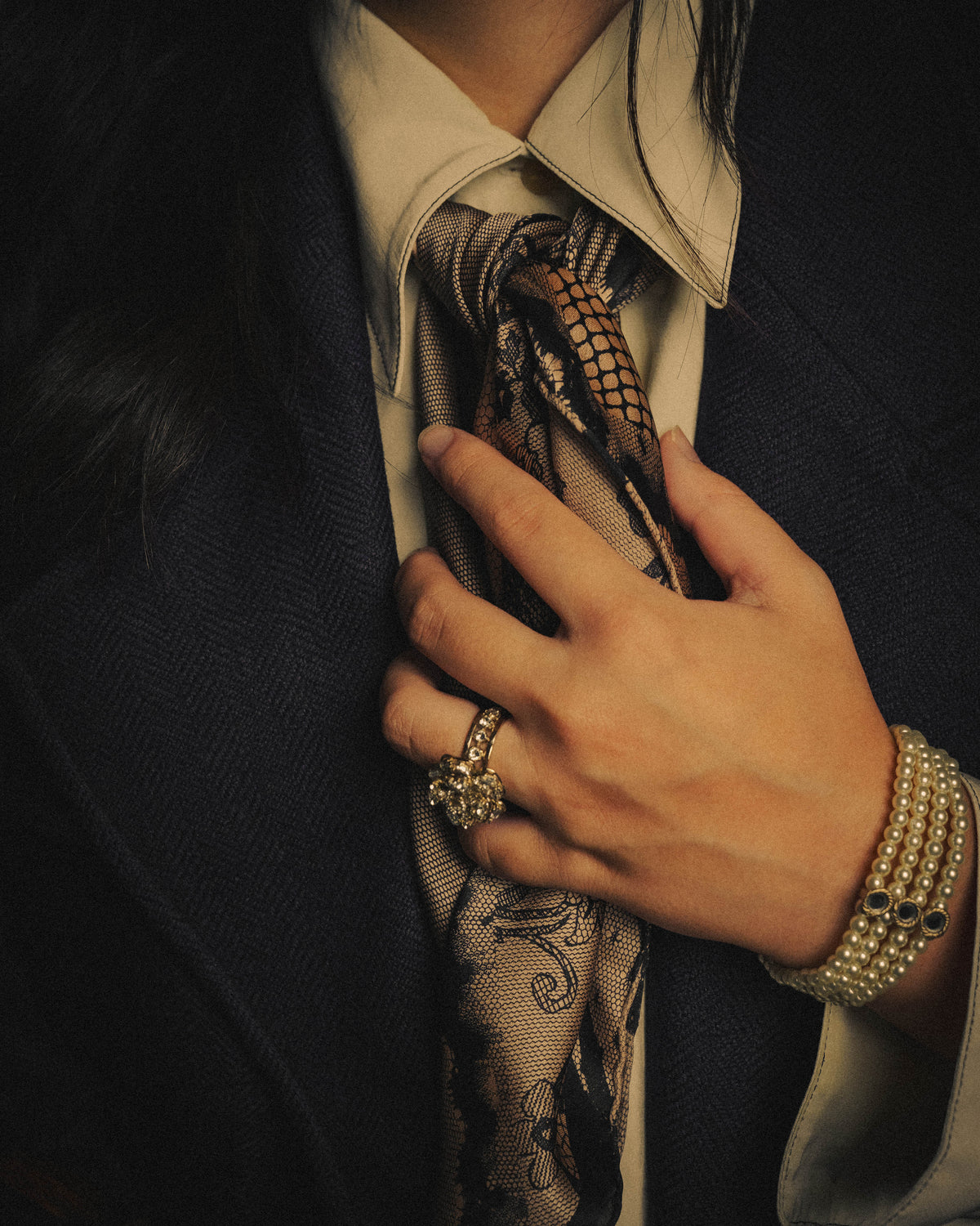 -SPDCIAL- “CHANEL” 99AW Repeated logo oval medallion ring